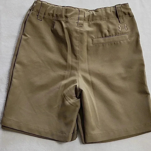 Boys Under Armour Golf Medal Play Short Set of 3 Pairs, Khaki, Size 5, PreOwned - Picture 6 of 12